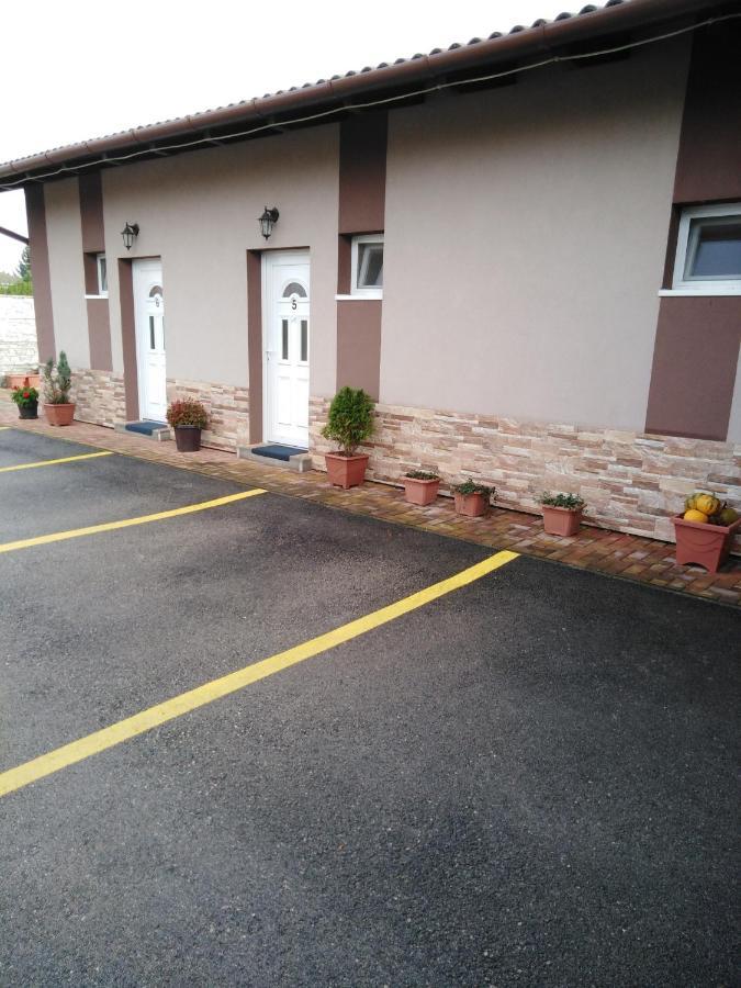 Apartmán Boglarka Vendeghaz Mosonmagyaróvár Exteriér fotografie